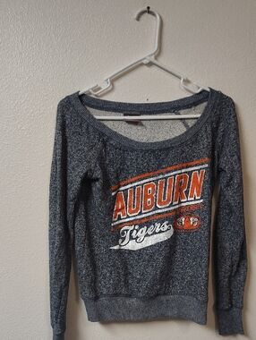 Knights Apparel Women's Heathered Blue Pullover with Pink Logo Tag 108